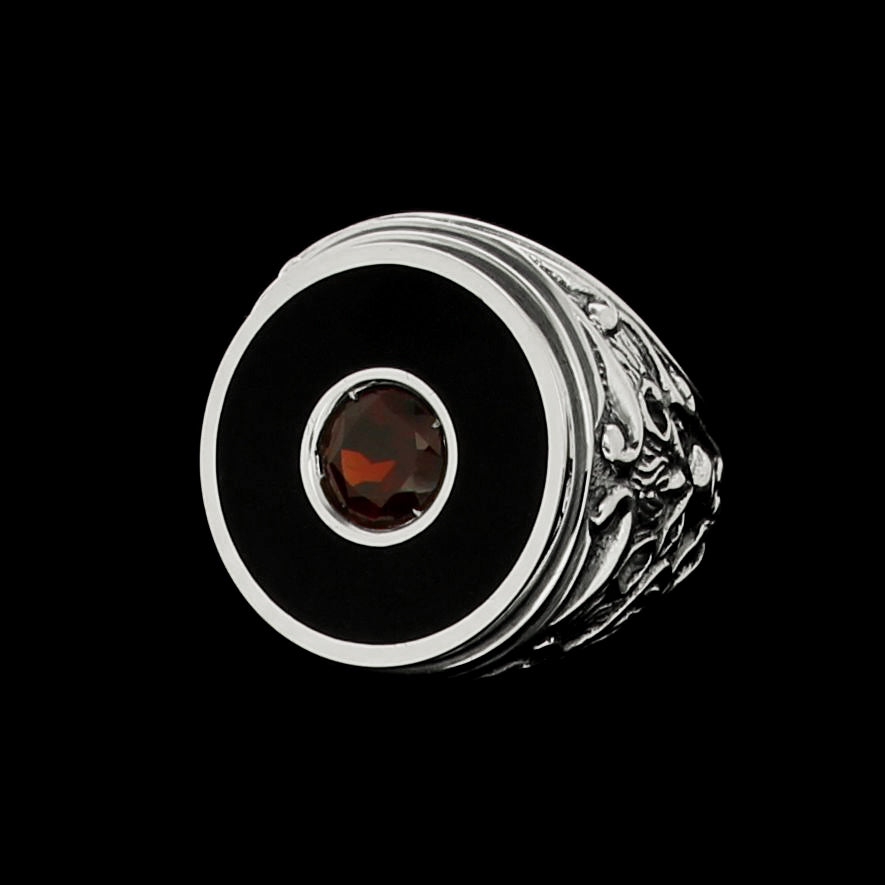 GARNET & VINYL