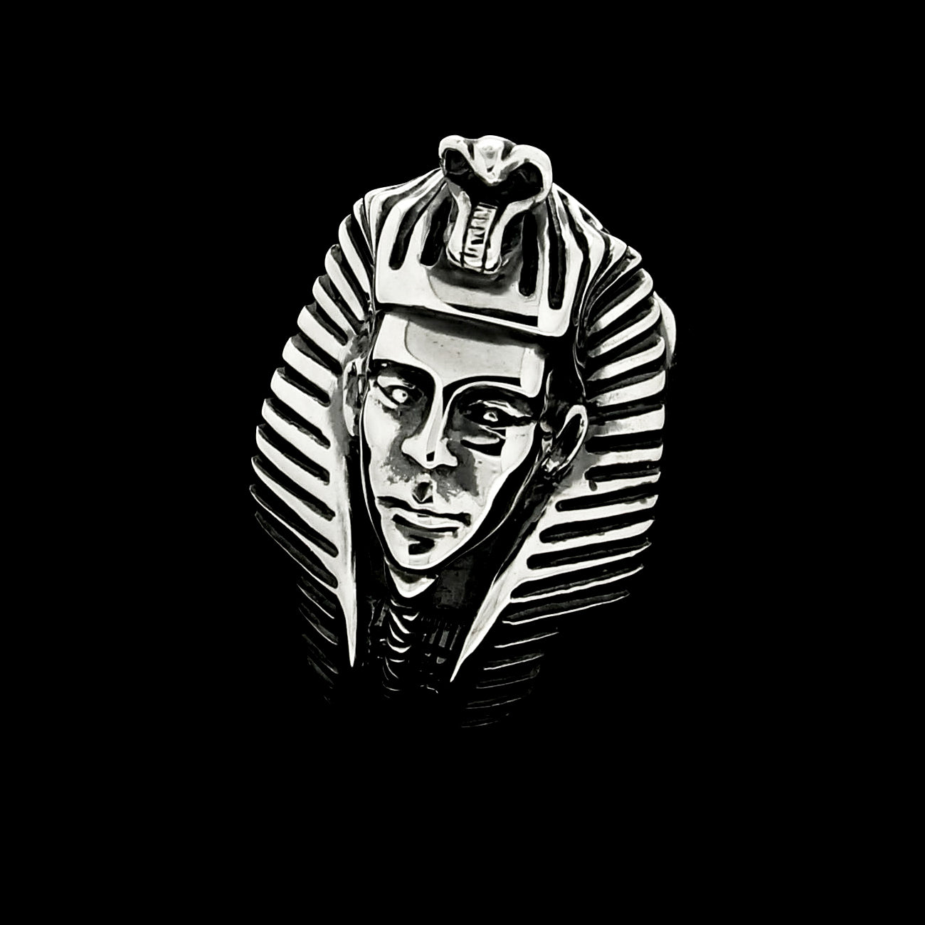 TUTANKHAMON
