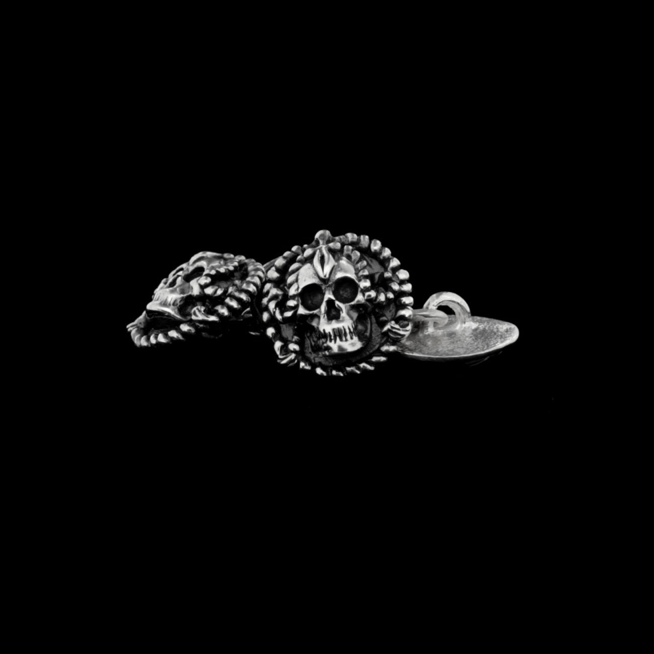 PEACE & SKULL