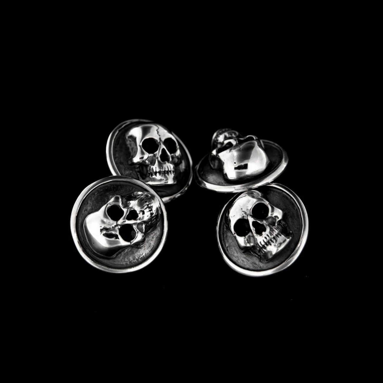 SKULLSTUD